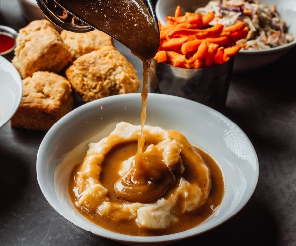Puré de Papas con gravy - Grumpy Chicken